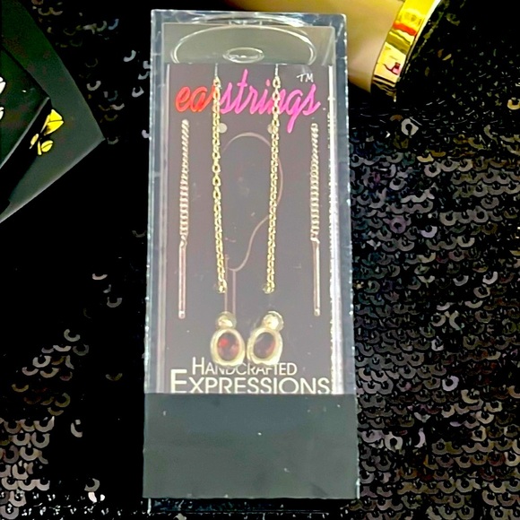 Sterling Silver 925 EarStrings
Threading Earrings with Dangling Amethysts - Picture 2 of 7